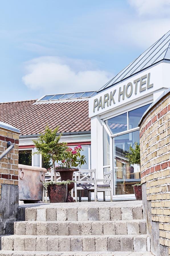 Montra Parkhotel Hotell