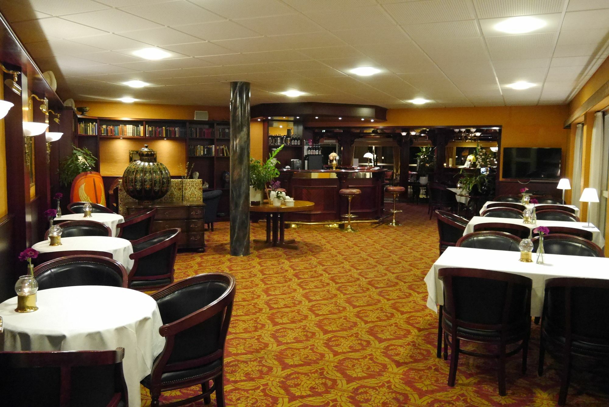 Montra Parkhotel Hotel 4*